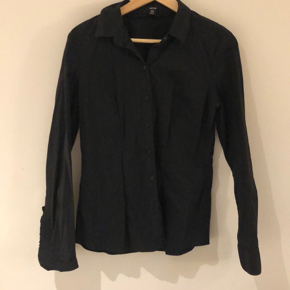 Classy black shirt!
